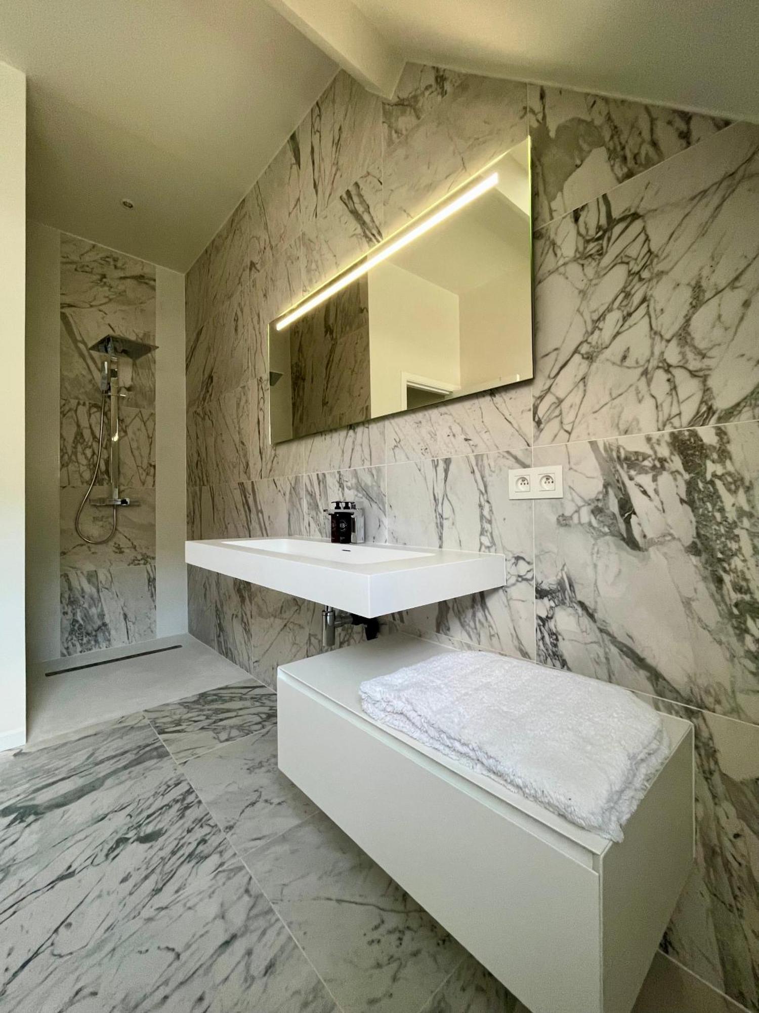 Stilias Apartment 6P City Center Брюссель Экстерьер фото